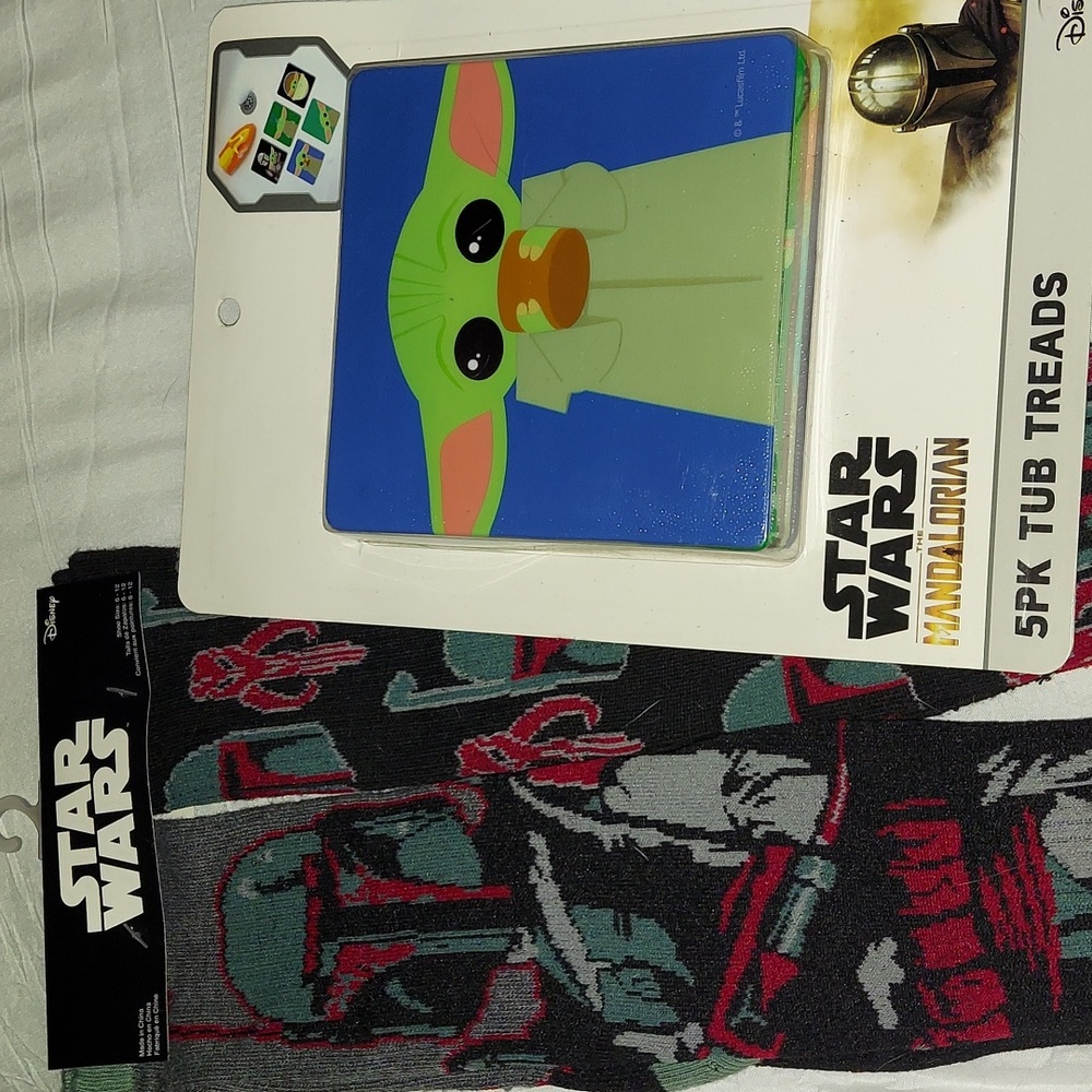 Star Wars Mandalorian Black and Green Socks and Star Wars Tub Tread